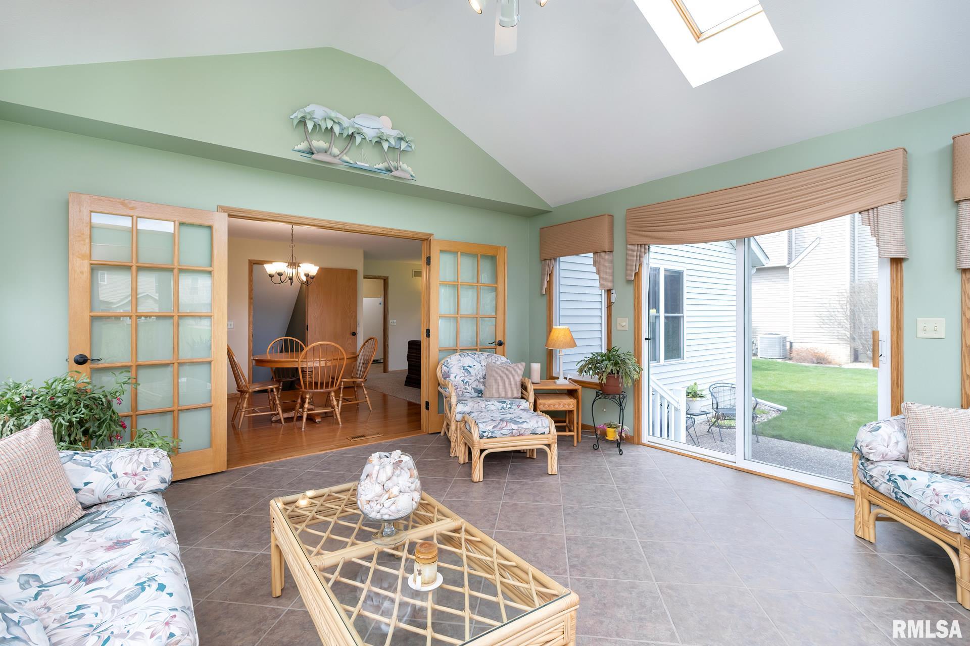 1471 Plum Tree Road Bettendorf, IA 52722 - Photo 18 of 39 Gallery Image 18