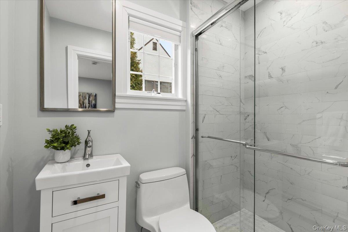 12 Robin Hill Road Scarsdale, NY 10583 - Photo 12 of 28