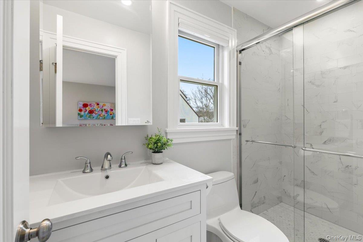 12 Robin Hill Road Scarsdale, NY 10583 - Photo 17 of 28