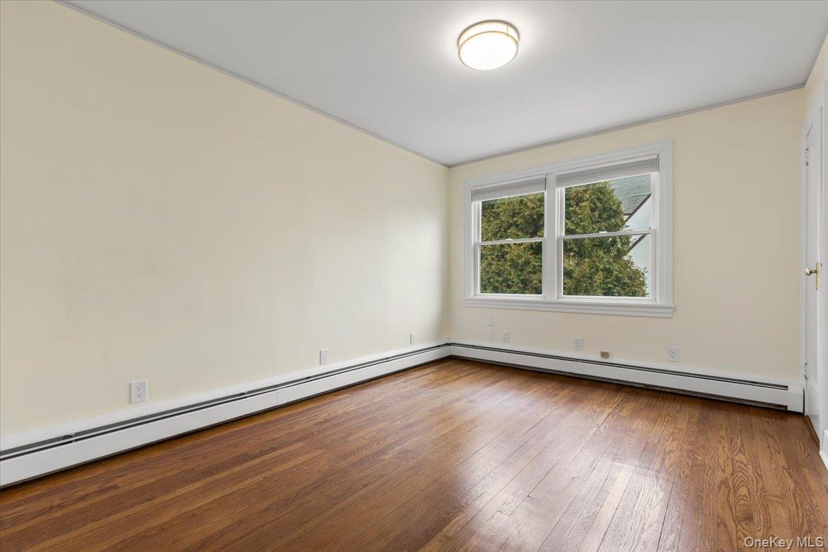 12 Robin Hill Road Scarsdale, NY 10583 - Photo 18 of 28