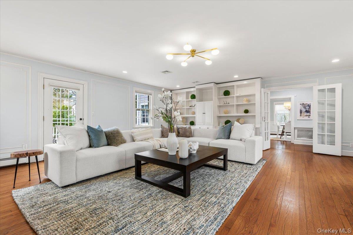 12 Robin Hill Road Scarsdale, NY 10583 - Photo 4 of 28