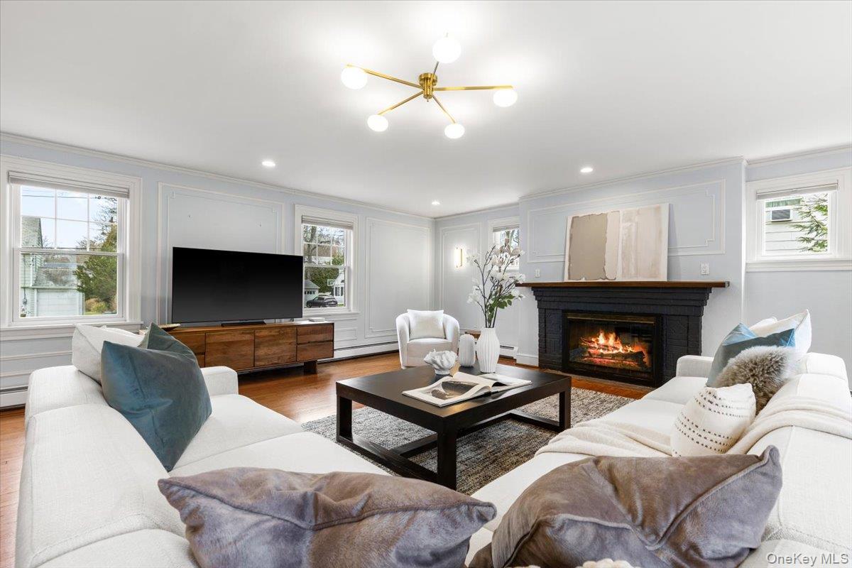 12 Robin Hill Road Scarsdale, NY 10583 - Photo 5 of 28