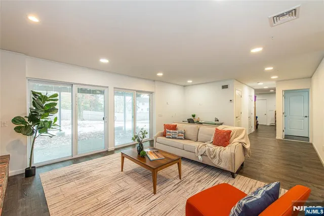 $999,000 | 36 Yellow Brick Road, Wayne, NJ 07470