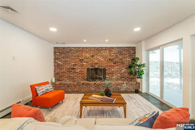 $999,000 | 36 Yellow Brick Road, Wayne, NJ 07470