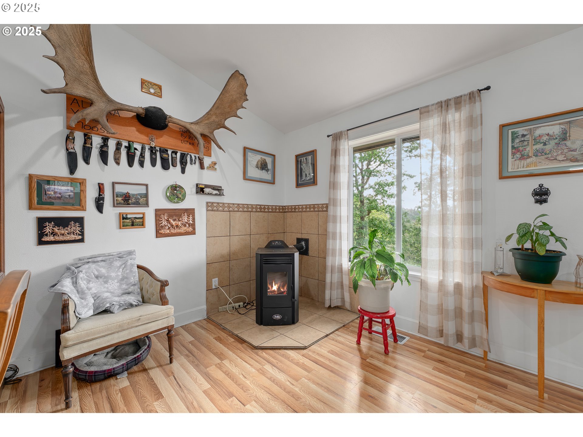 460 Huckleberry Mountain Lane Riddle, OR 97469 - Photo 13 of 34