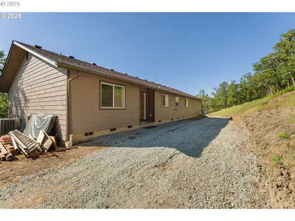$529,000 | 460 Huckleberry Mountain Lane, Riddle, OR 97469