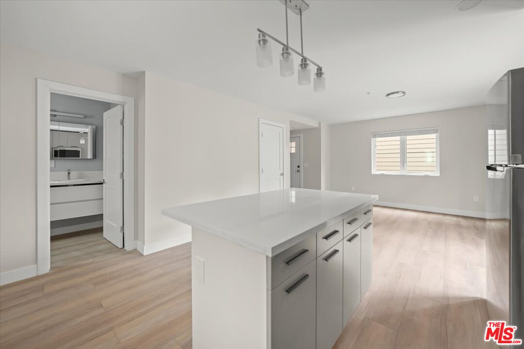 1317 Punta Gorda Street, Unit 4 Santa Barbara, CA 93103 - Photo 12 of 70