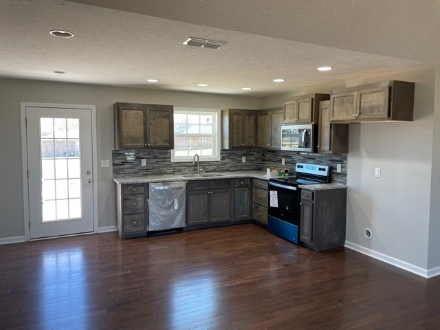 929 Rowe Gap Road Winchester, TN 37398 - Photo 4 of 16 Gallery Image 4