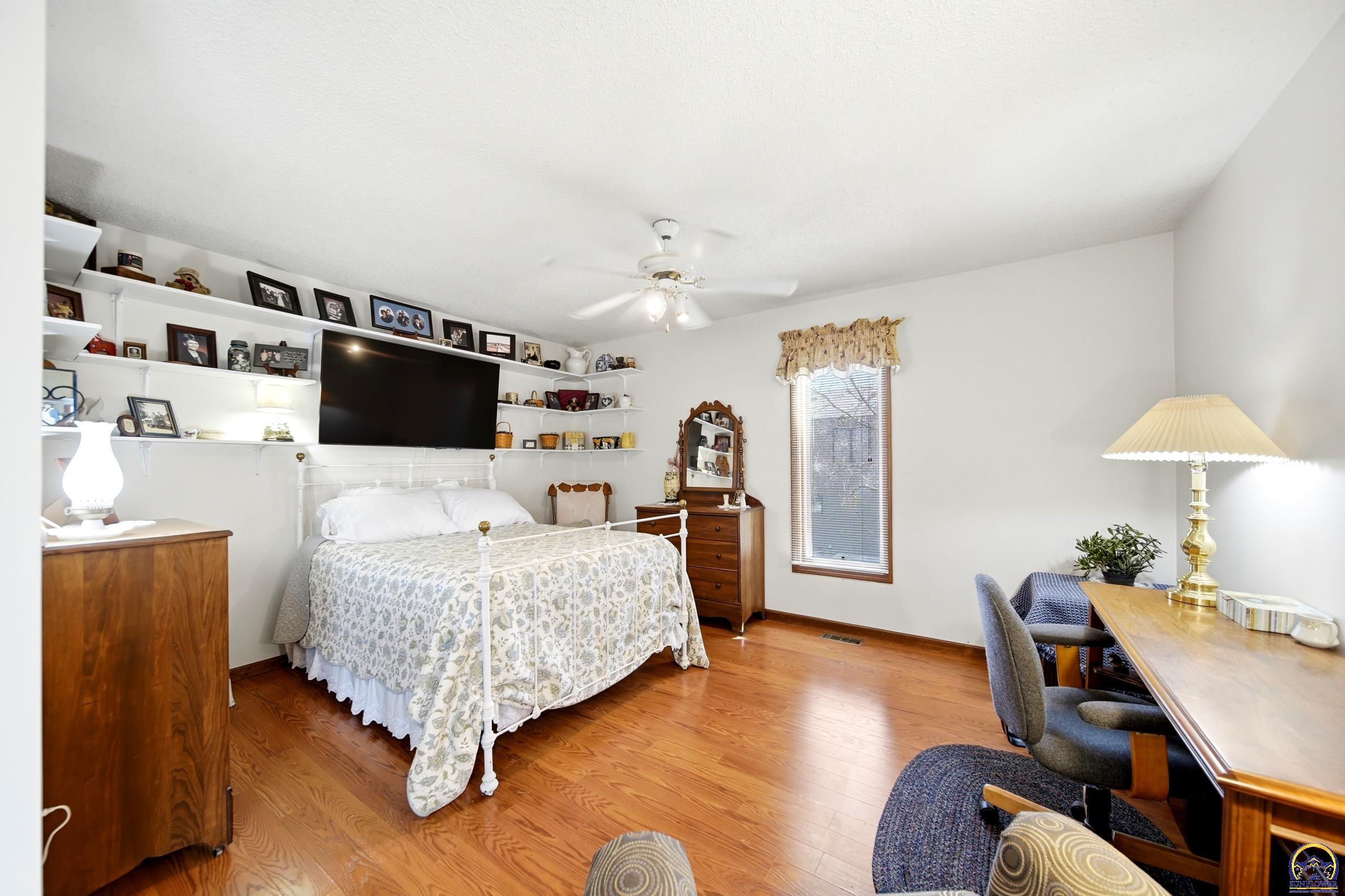 5561 Southwest Stonegate Court Topeka, KS 66606 - Photo 18 of 30