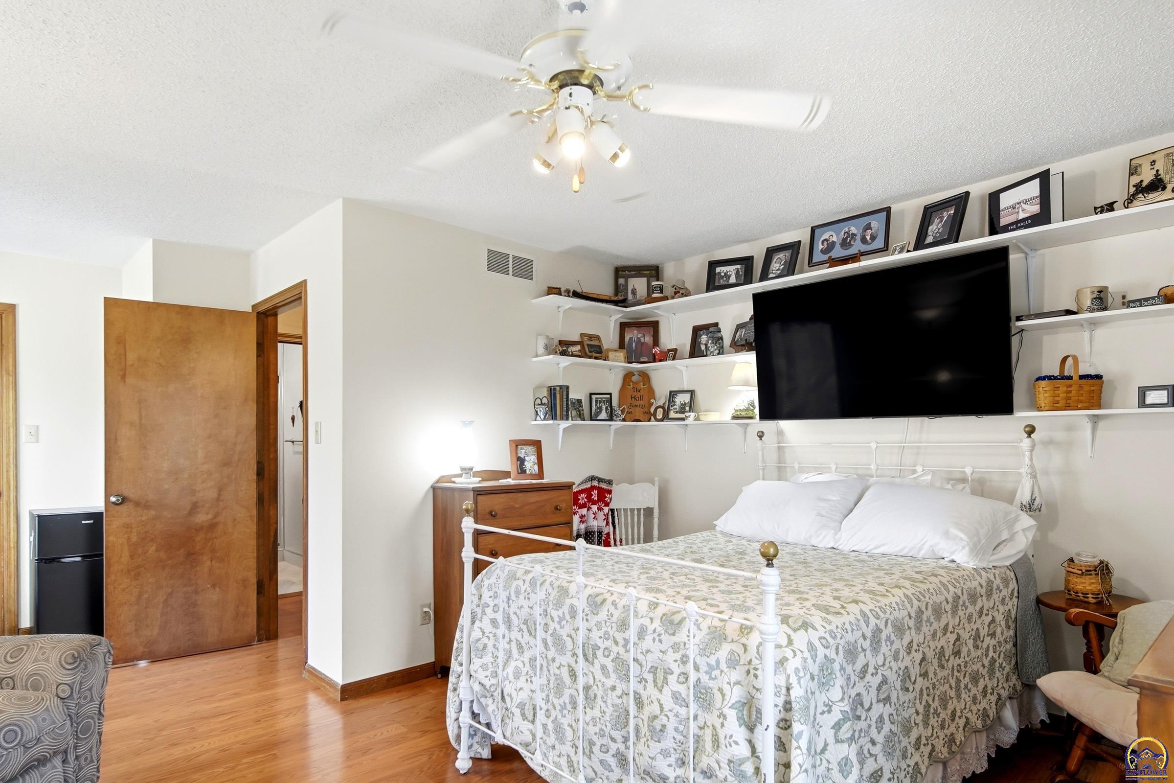 5561 Southwest Stonegate Court Topeka, KS 66606 - Photo 19 of 30