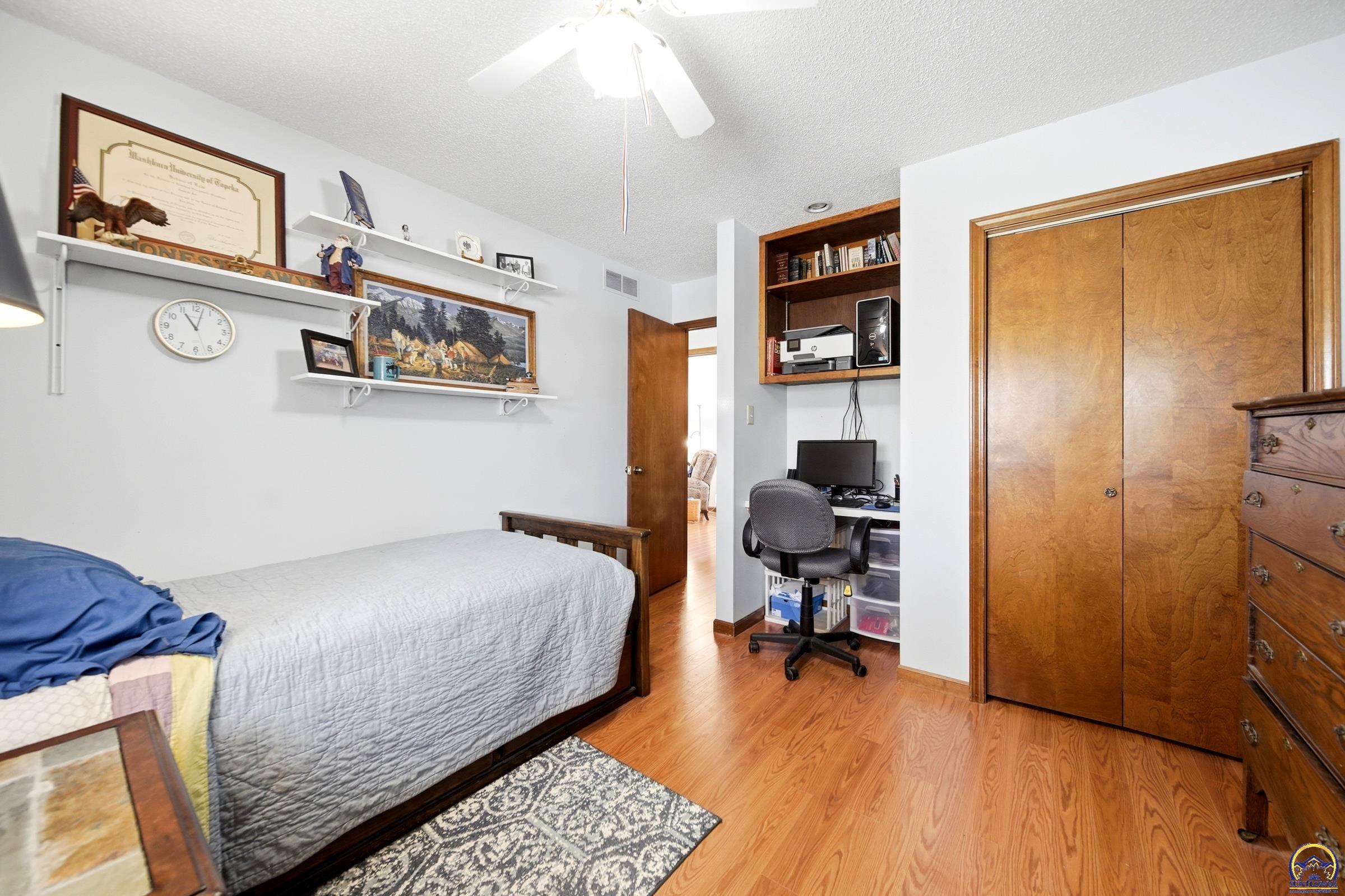 5561 Southwest Stonegate Court Topeka, KS 66606 - Photo 24 of 30