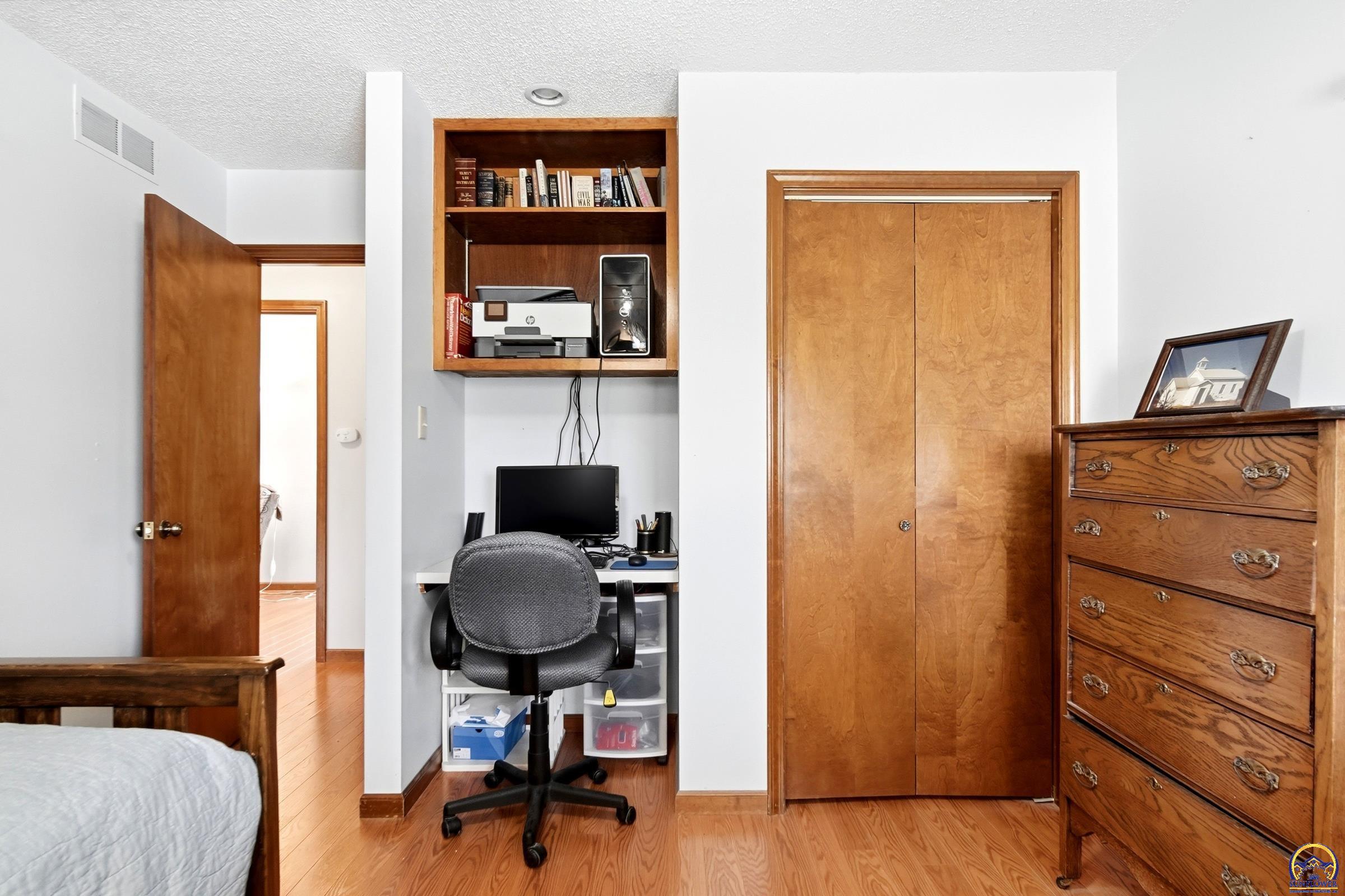 5561 Southwest Stonegate Court Topeka, KS 66606 - Photo 25 of 30