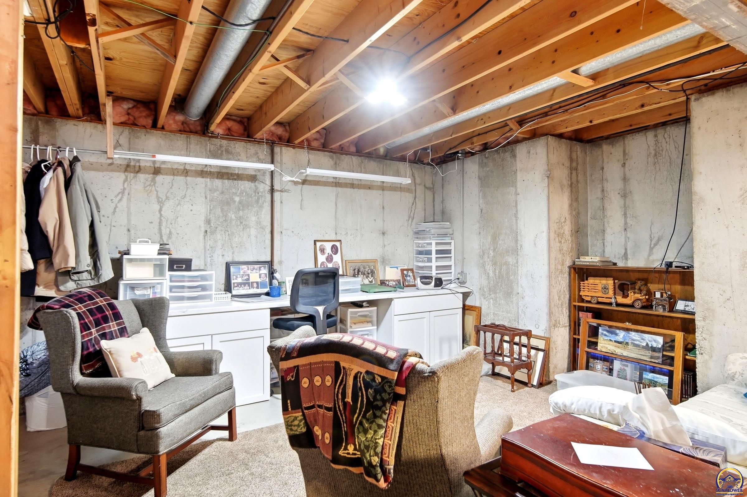 5561 Southwest Stonegate Court Topeka, KS 66606 - Photo 27 of 30