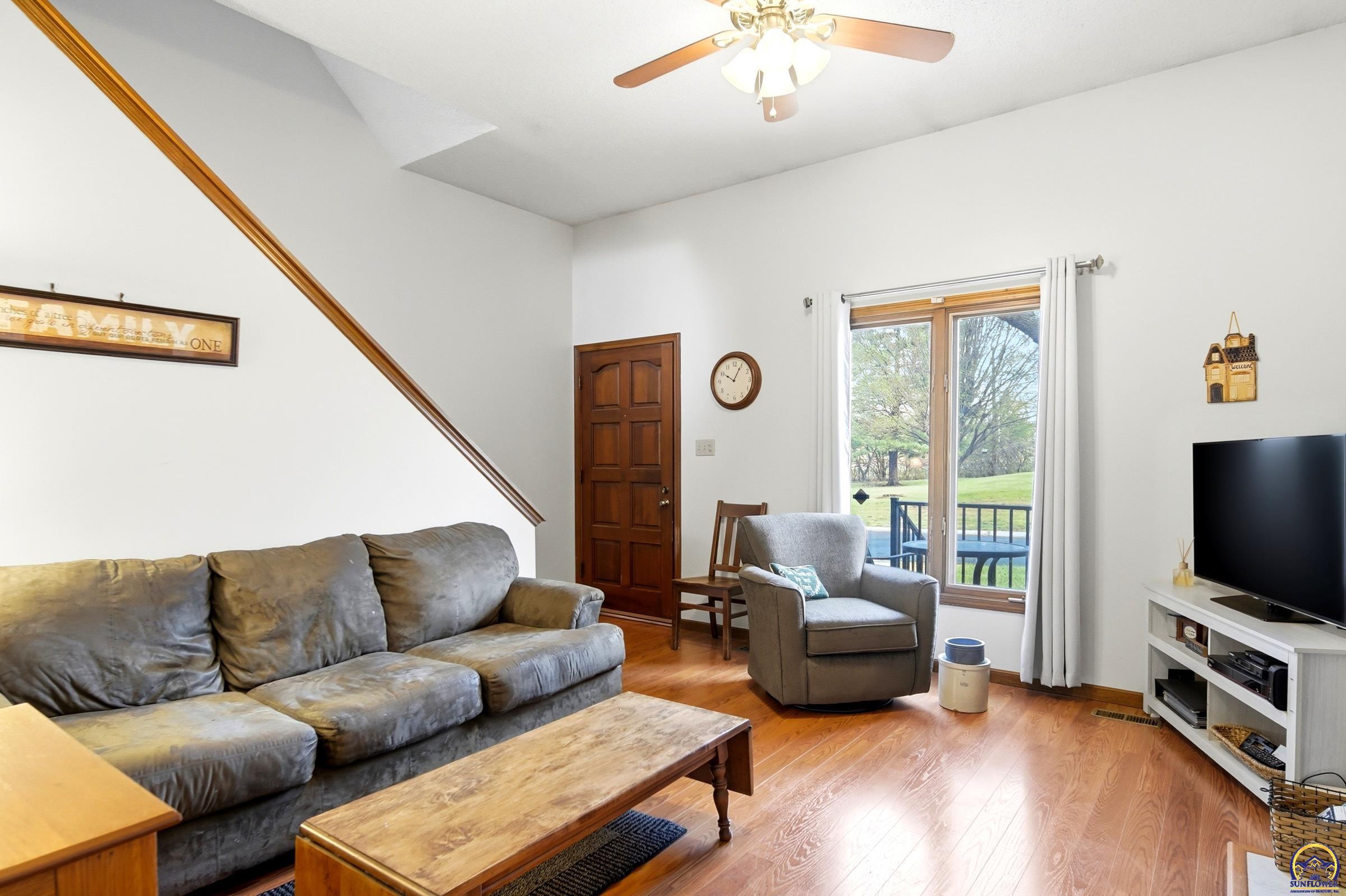 5561 Southwest Stonegate Court Topeka, KS 66606 - Photo 5 of 30