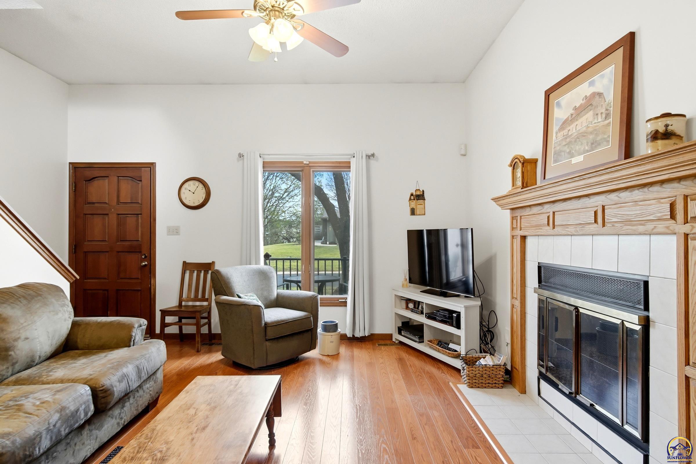 5561 Southwest Stonegate Court Topeka, KS 66606 - Photo 6 of 30