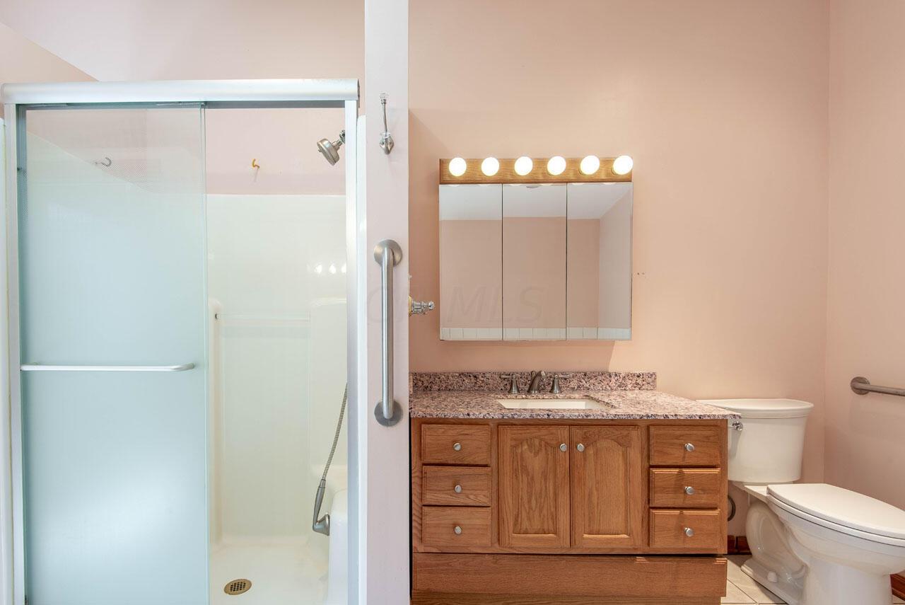 397 Allview Road Westerville, OH 43081 - Photo 12 of 17 Owners' bathroom