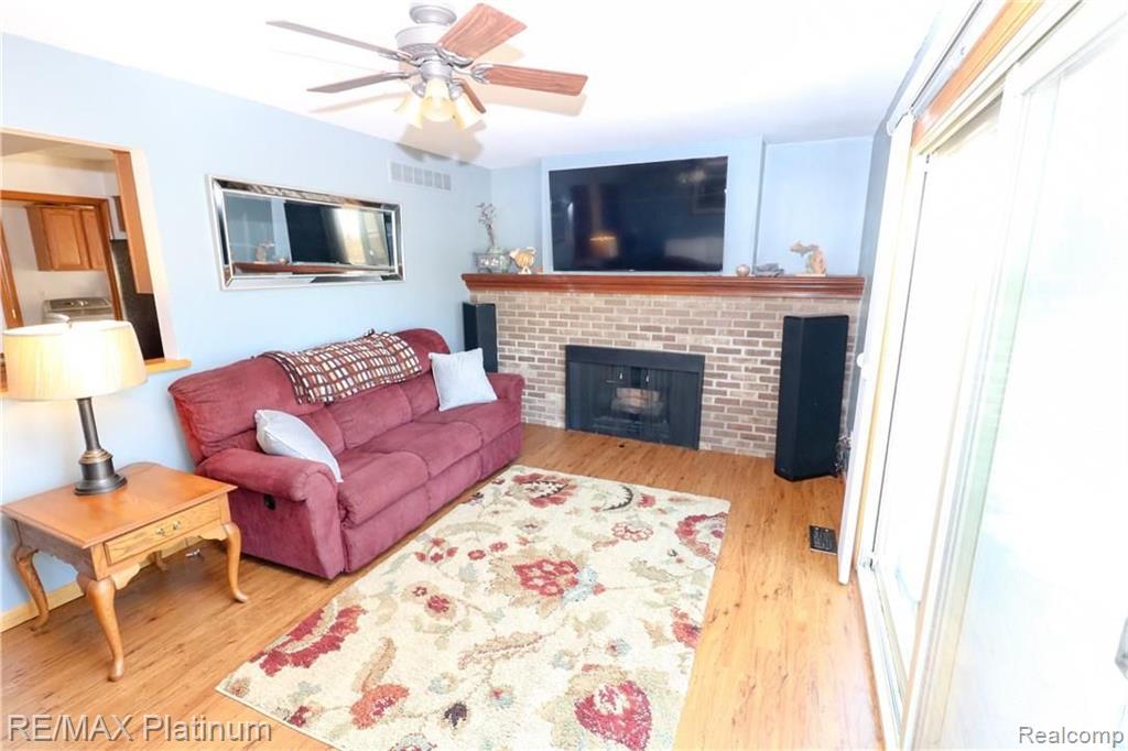 41890 Ridge Road East Novi, MI 48375 - Photo 14 of 27