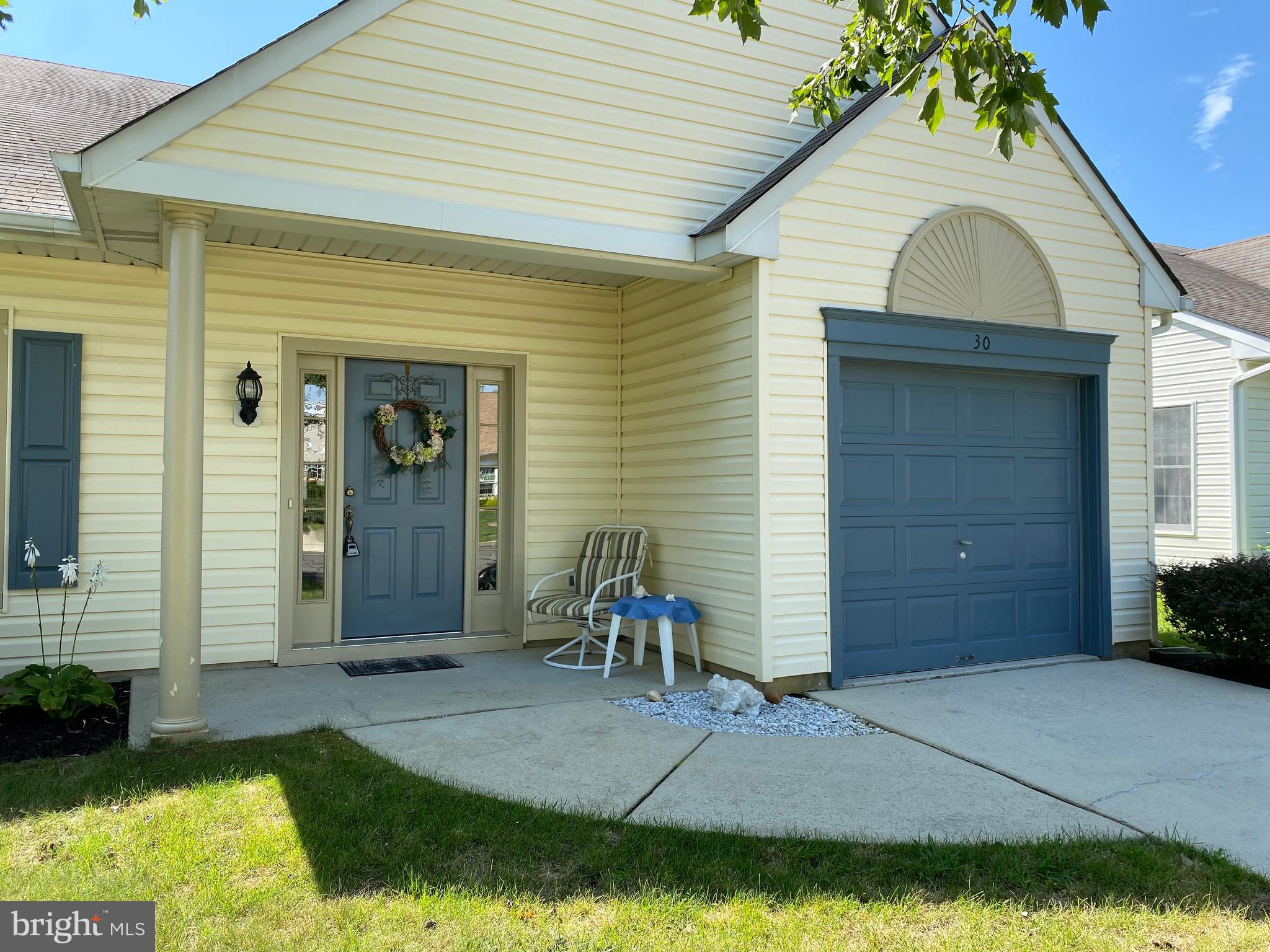 30 Lantern Lane Columbus, NJ 08022 - Photo 3 of 26