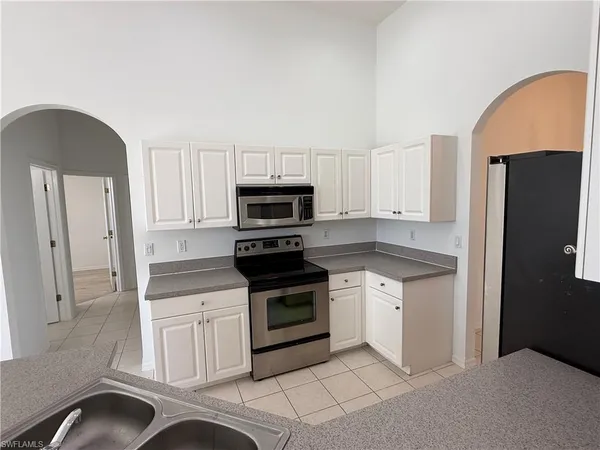 $3,500 | 1280 12th Avenue Northeast, Naples, FL 34120