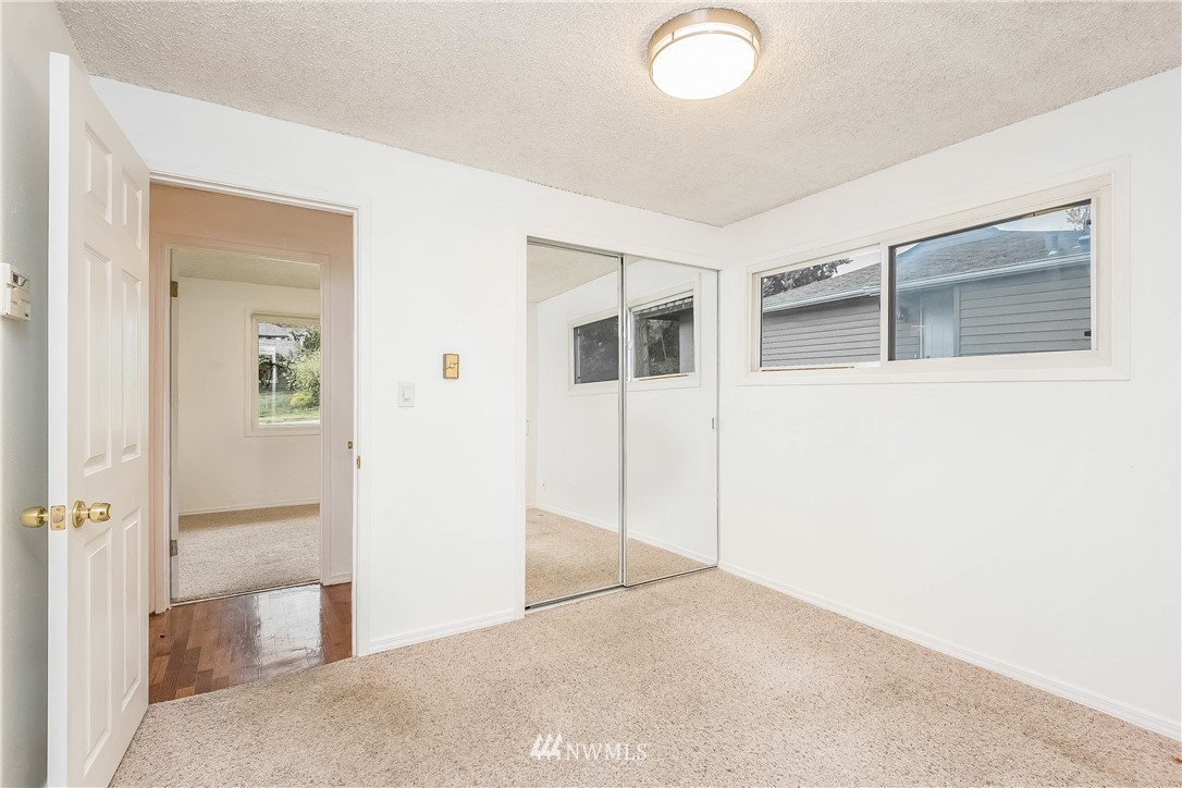 3619 Northeast 7th Place Renton, WA 98056 - Photo 12 of 23 Gallery Image 12