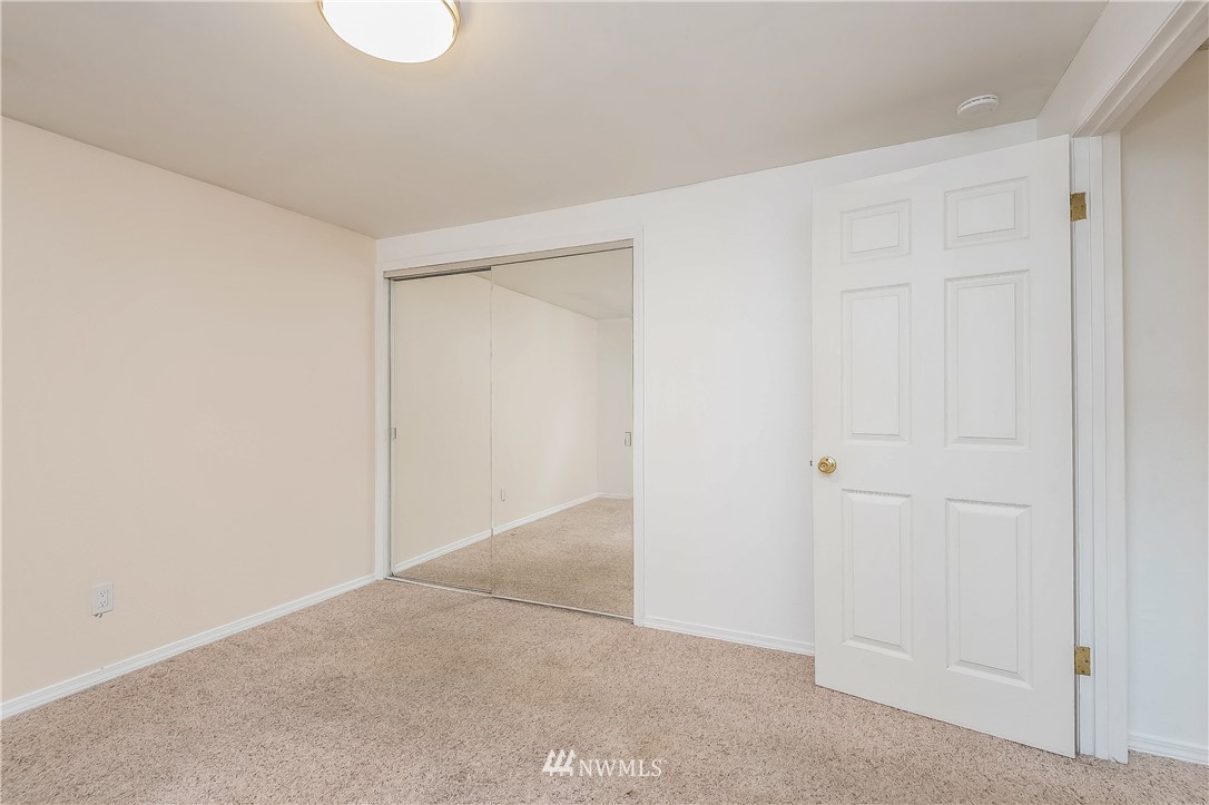 3619 Northeast 7th Place Renton, WA 98056 - Photo 14 of 23 Gallery Image 14