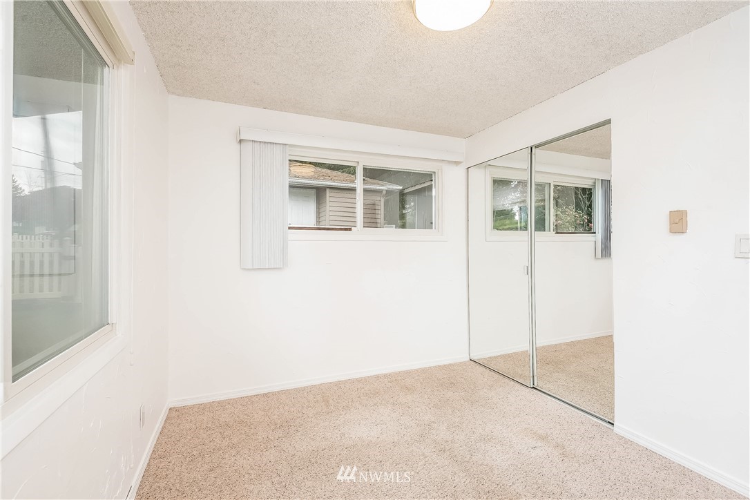 3619 Northeast 7th Place Renton, WA 98056 - Photo 15 of 23 Gallery Image 15