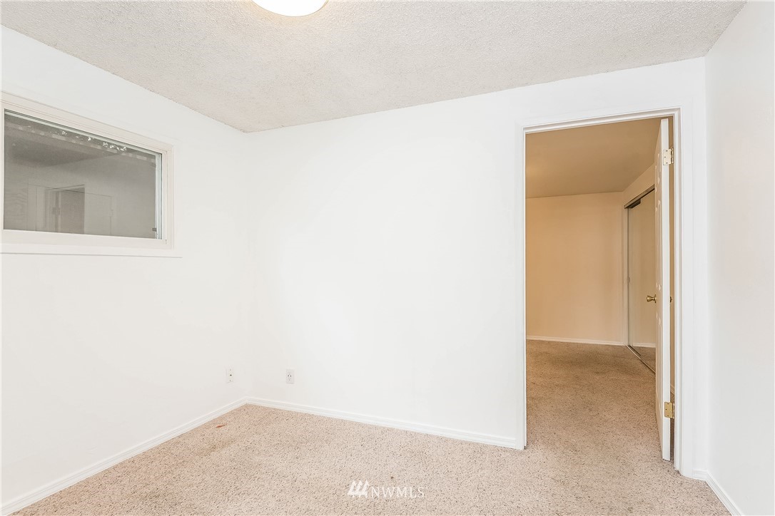 3619 Northeast 7th Place Renton, WA 98056 - Photo 16 of 23 Gallery Image 16