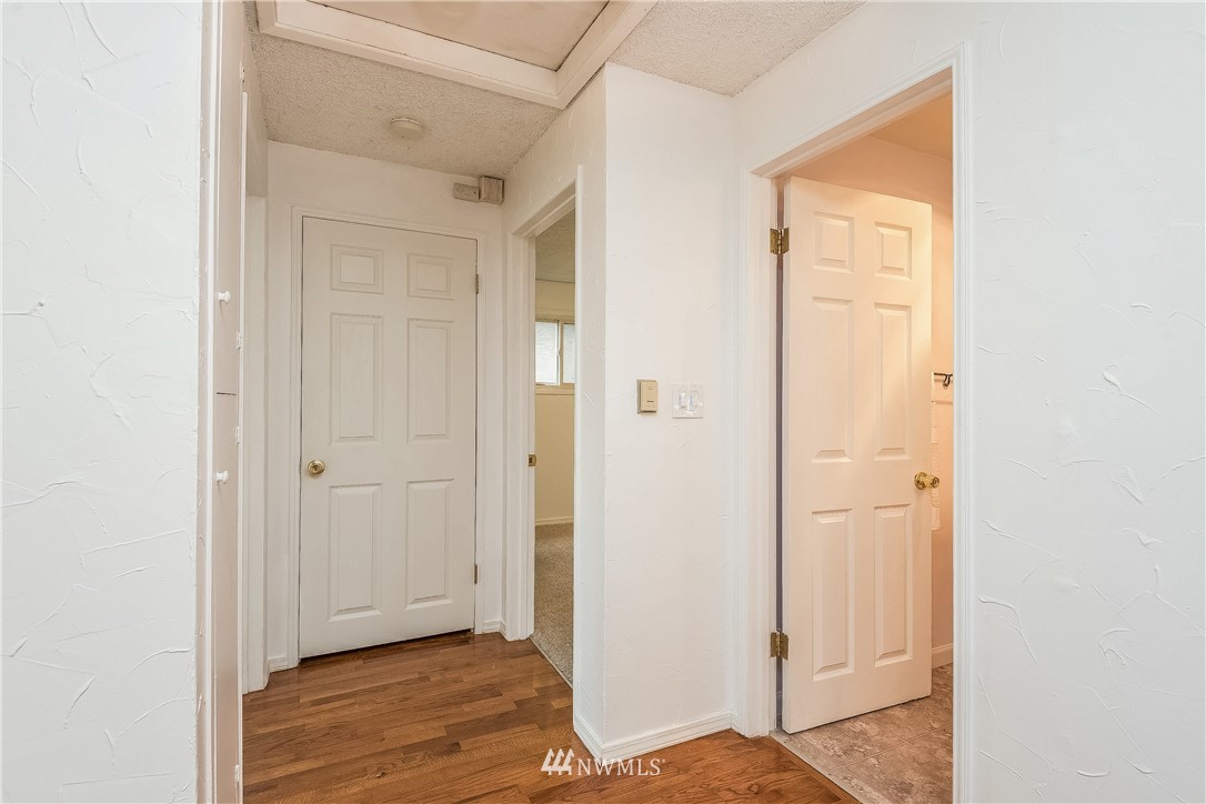 3619 Northeast 7th Place Renton, WA 98056 - Photo 3 of 23 Gallery Image 3