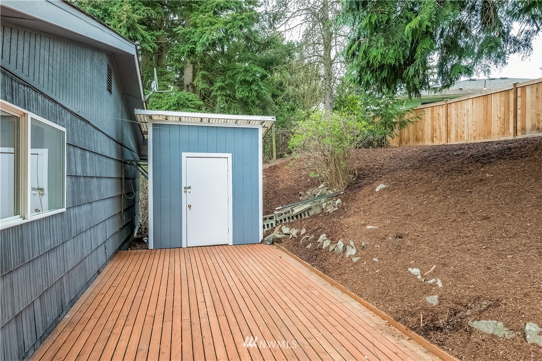 3619 Northeast 7th Place Renton, WA 98056 - Photo 21 of 23 Gallery Image 21