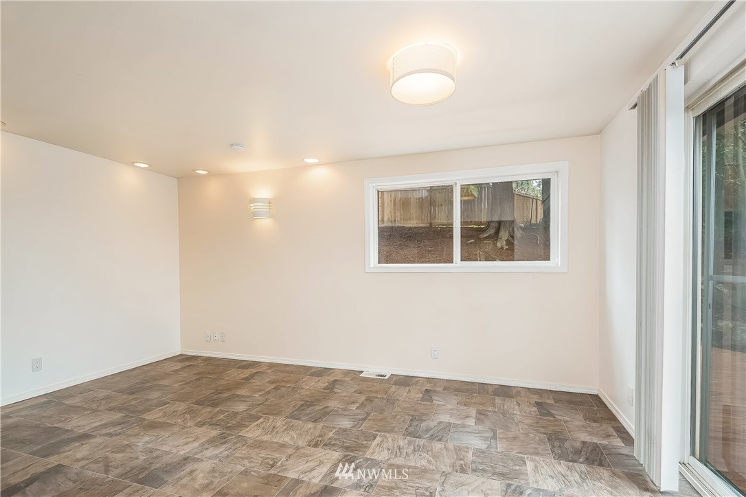 3619 Northeast 7th Place Renton, WA 98056 - Photo 8 of 23 Gallery Image 8