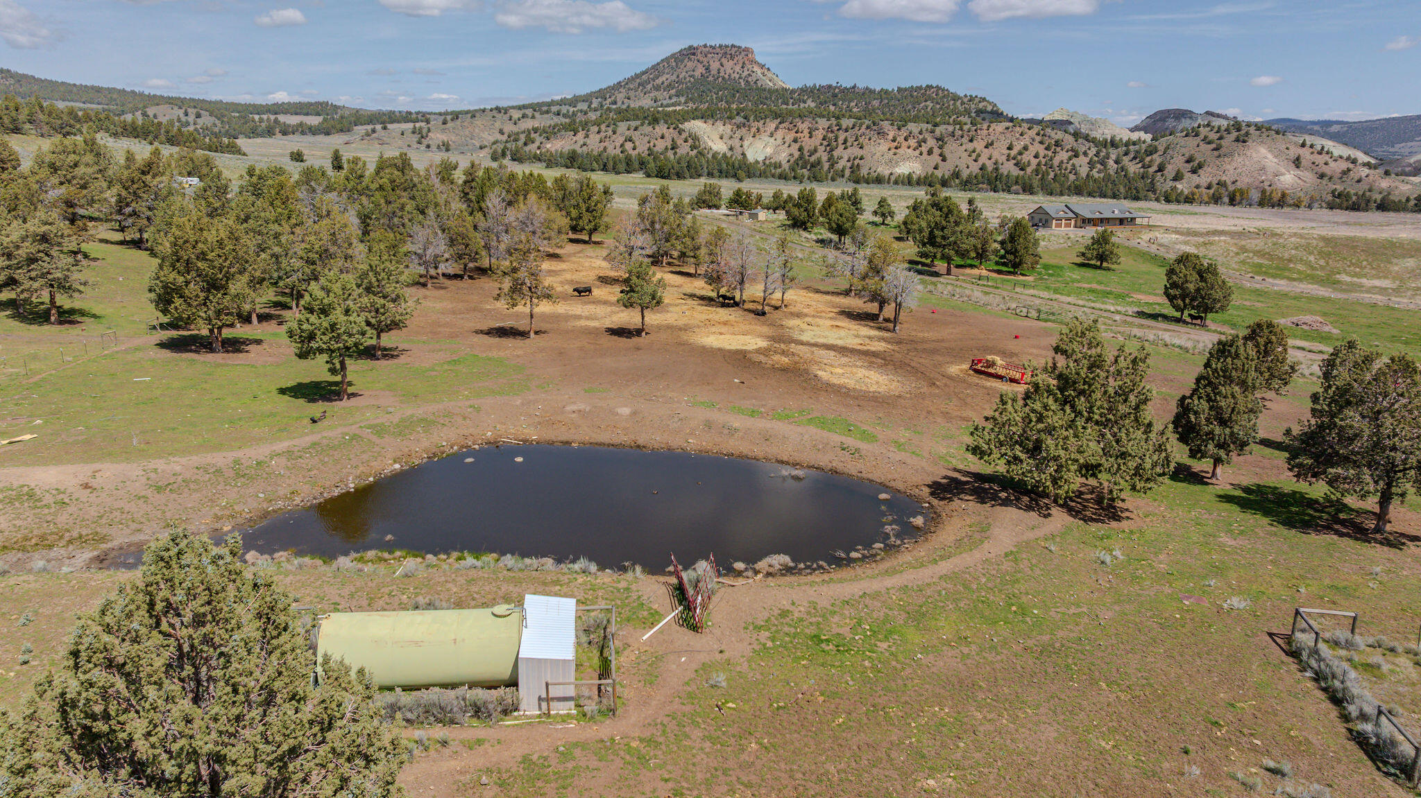 41221 Van Lake Road Prineville, OR 97754 - Photo 88 of 189 a view of a lake with mountains in the background