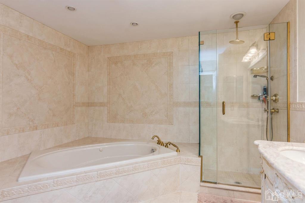 163 Coppertree Court Edison, NJ 08820 - Photo 19 of 33