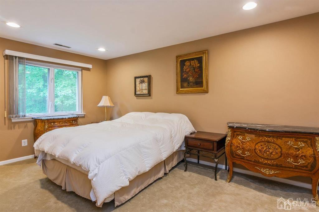 163 Coppertree Court Edison, NJ 08820 - Photo 23 of 33