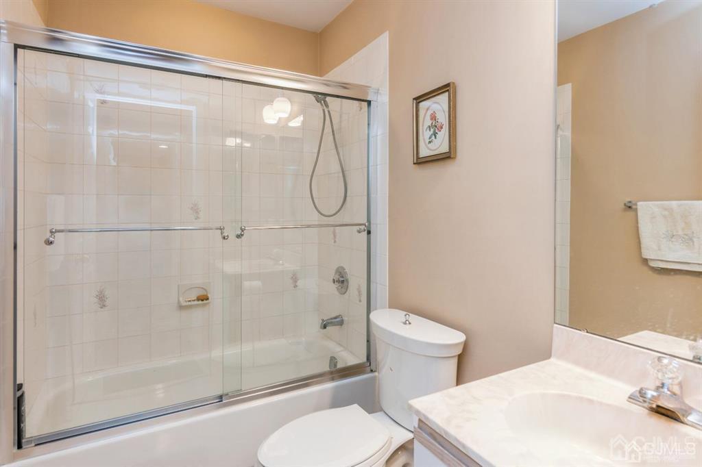 163 Coppertree Court Edison, NJ 08820 - Photo 25 of 33