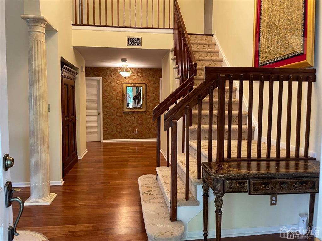 163 Coppertree Court Edison, NJ 08820 - Photo 5 of 33