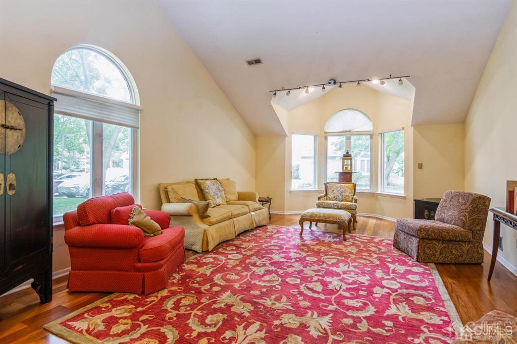 163 Coppertree Court Edison, NJ 08820 - Photo 10 of 33