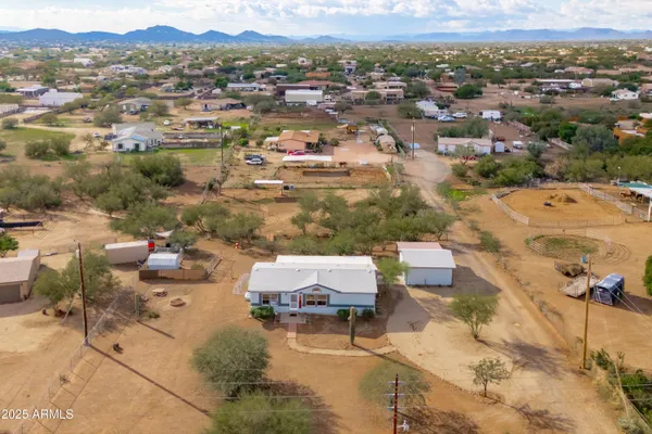 a picture of a bench