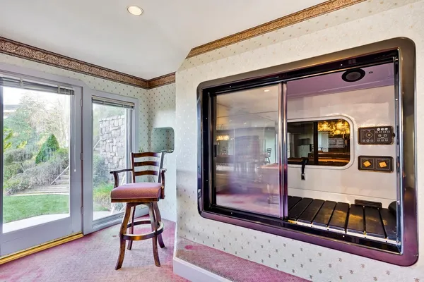 $5,700,000 | 21697 Rainbow Drive, Cupertino, CA 95014