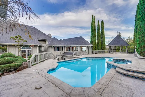 $6,200,000 | 21697 Rainbow Drive, Cupertino, CA 95014