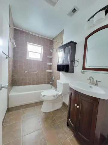 $3,000 | 1084 Southeast St Lucie Boulevard, Stuart, FL 34996