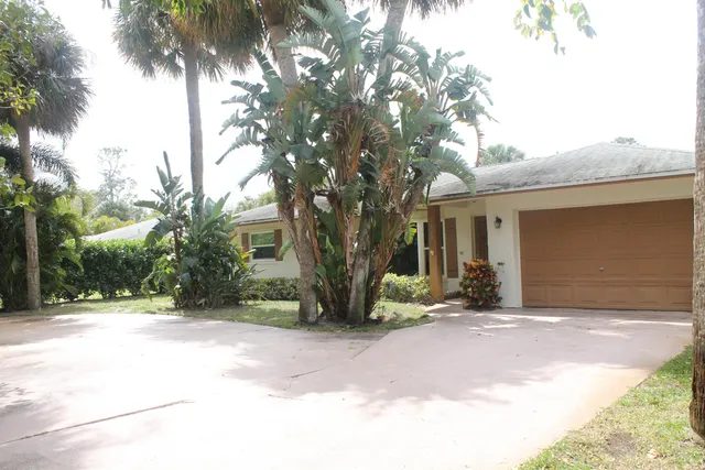 $3,000 | 1084 Southeast St Lucie Boulevard, Stuart, FL 34996