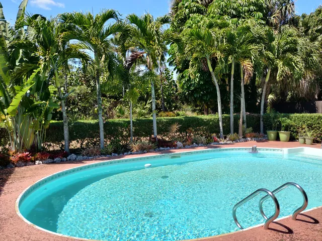 $3,000 | 1084 Southeast St Lucie Boulevard, Stuart, FL 34996