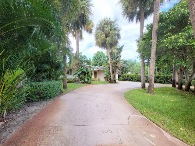 $3,000 | 1084 Southeast St Lucie Boulevard, Stuart, FL 34996