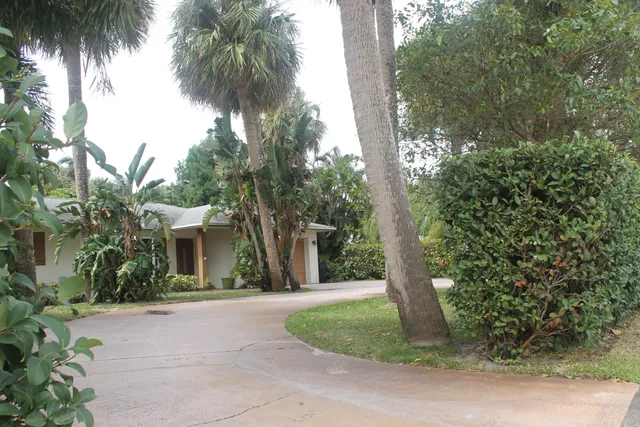 $3,000 | 1084 Southeast St Lucie Boulevard, Stuart, FL 34996