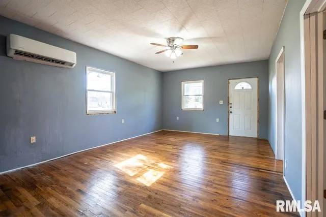 $69,000 | 1500 North 13th Street, Herrin, IL 62948