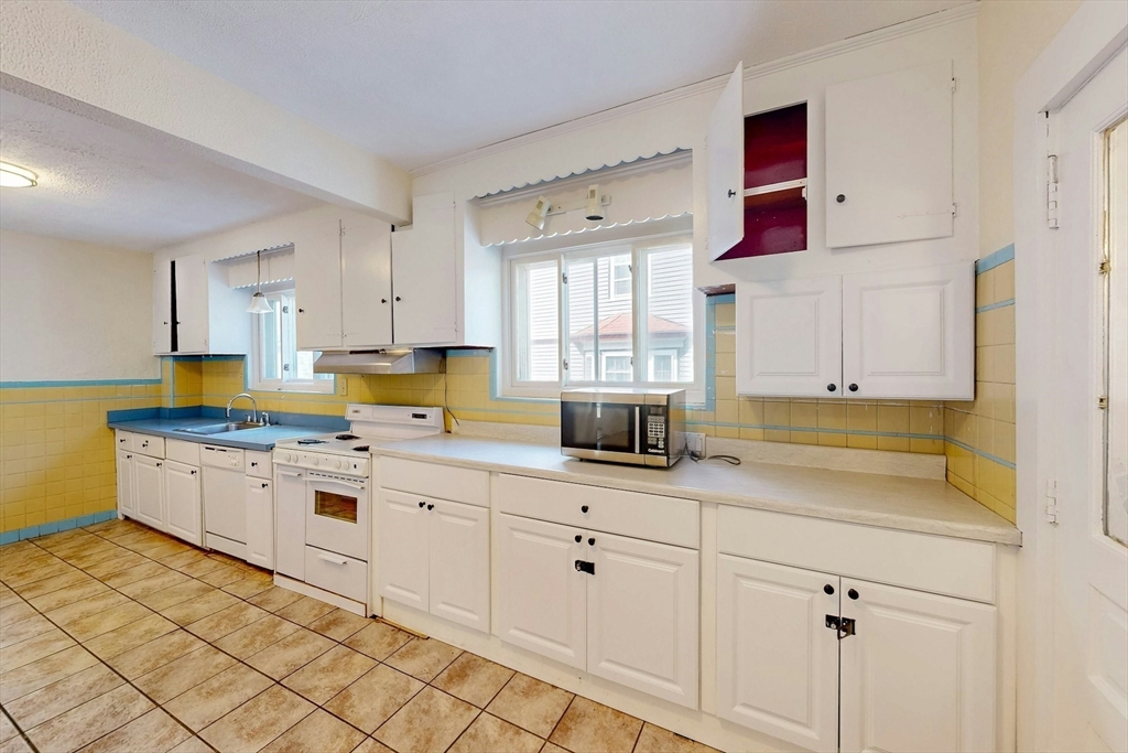 4 Circuit Road Winthrop, MA 02152 - Photo 11 of 40 Gallery Image 11