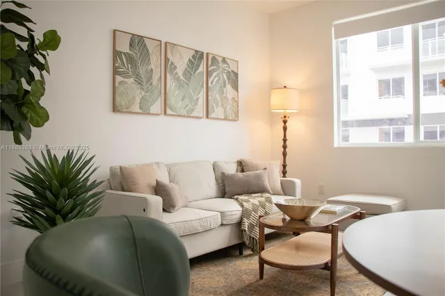 $2,495 | 1451 West 29th Street, Unit 206, Hialeah, FL 33012