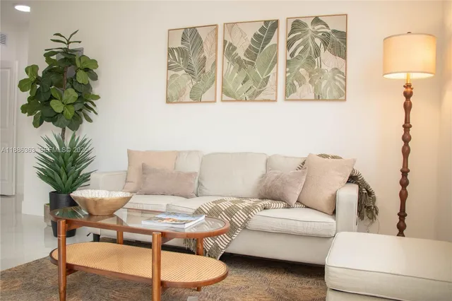 $2,365 | 1451 West 29th Street, Unit 206, Hialeah, FL 33012