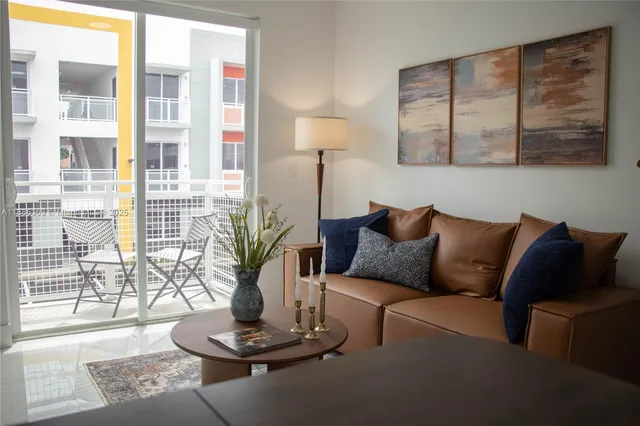 $2,495 | 1451 West 29th Street, Unit 206, Hialeah, FL 33012