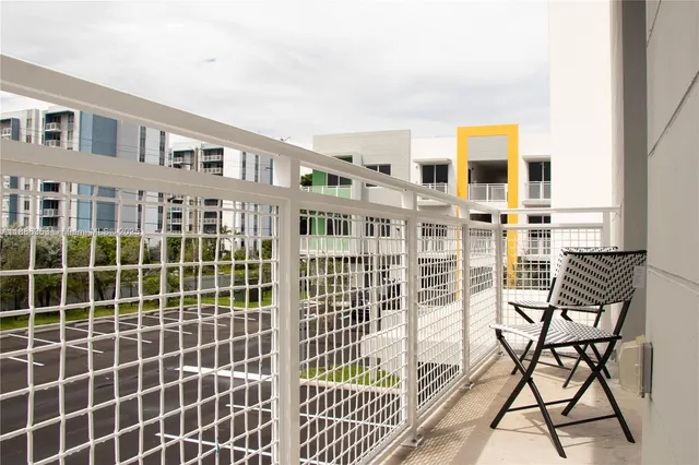 $2,495 | 1451 West 29th Street, Unit 206, Hialeah, FL 33012